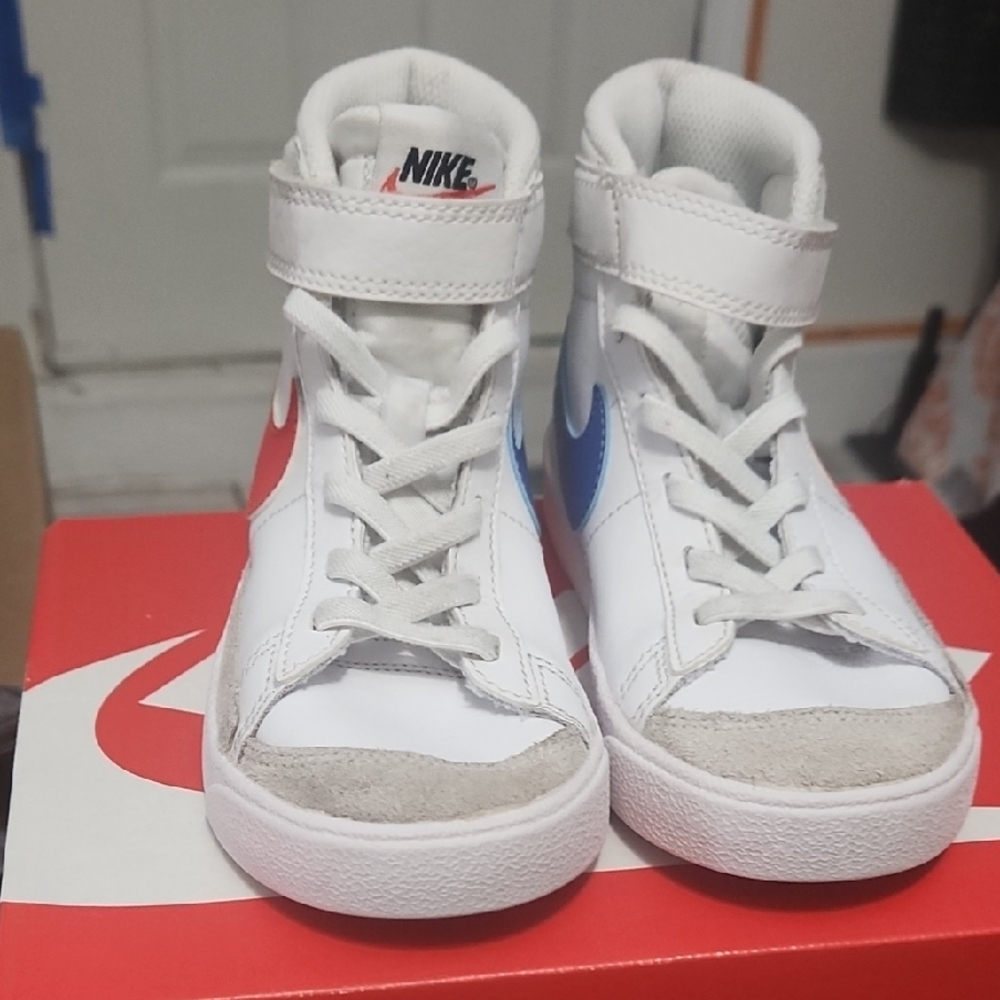 Nike Kids Sneakers - White, Red, Blue